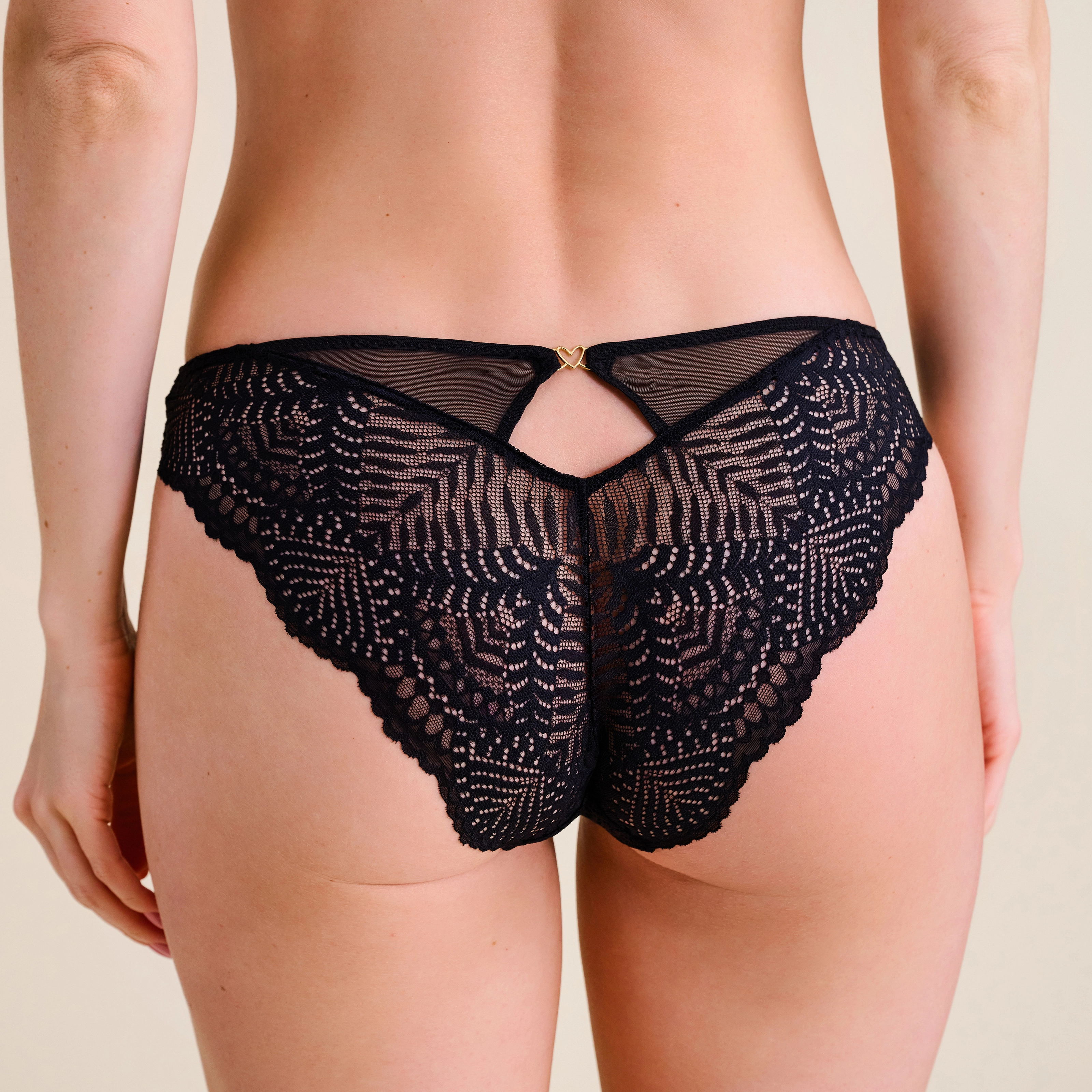 Amra Slip in schwarz