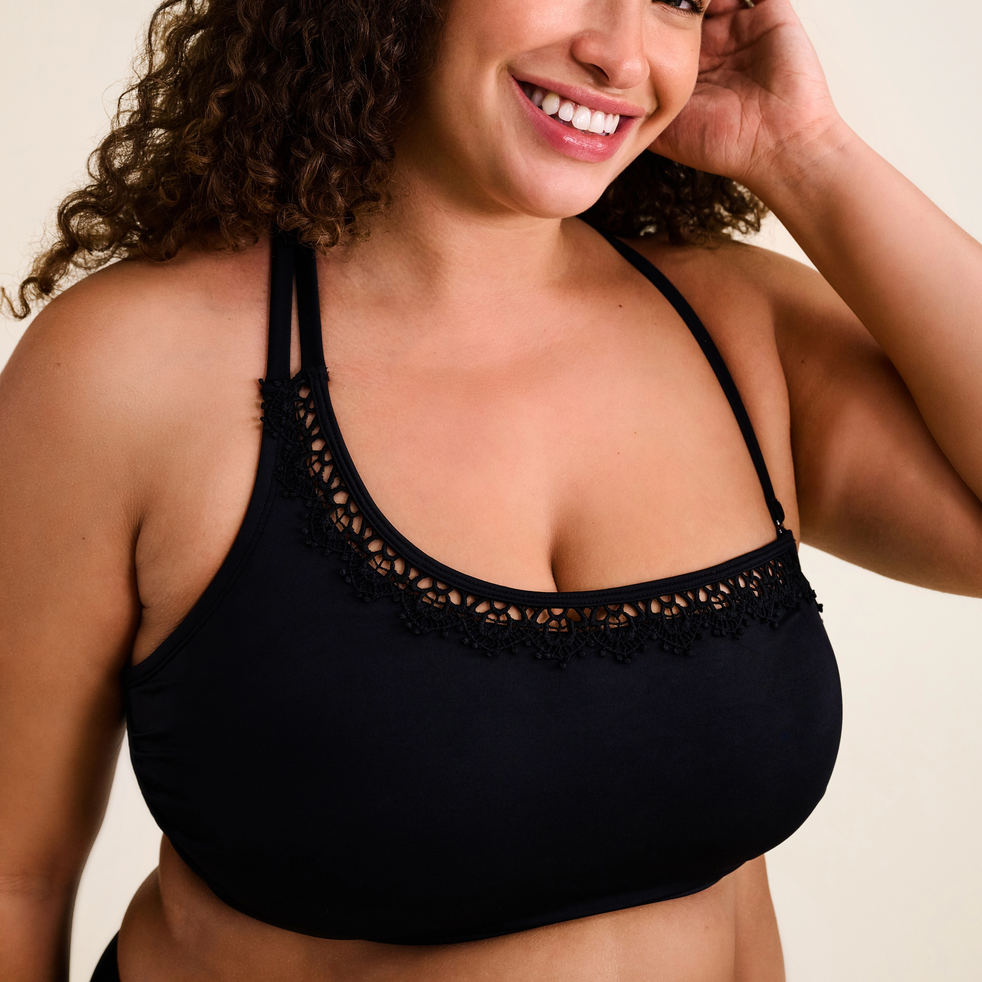 Alina Bikini Top ohne Bügel gefüttert in schwarz