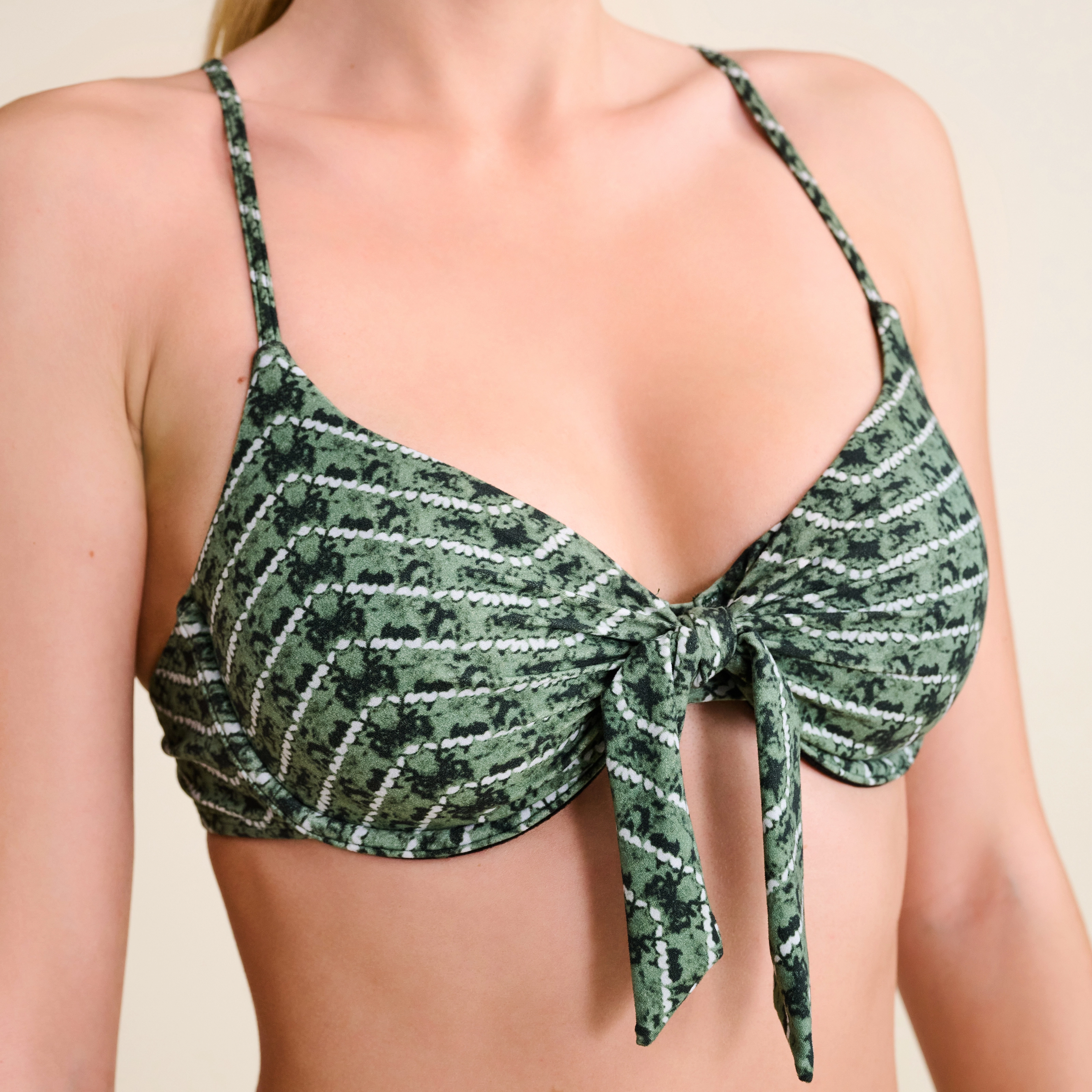 Adriana Bikini Top mit Bügel ungefüttert in grün