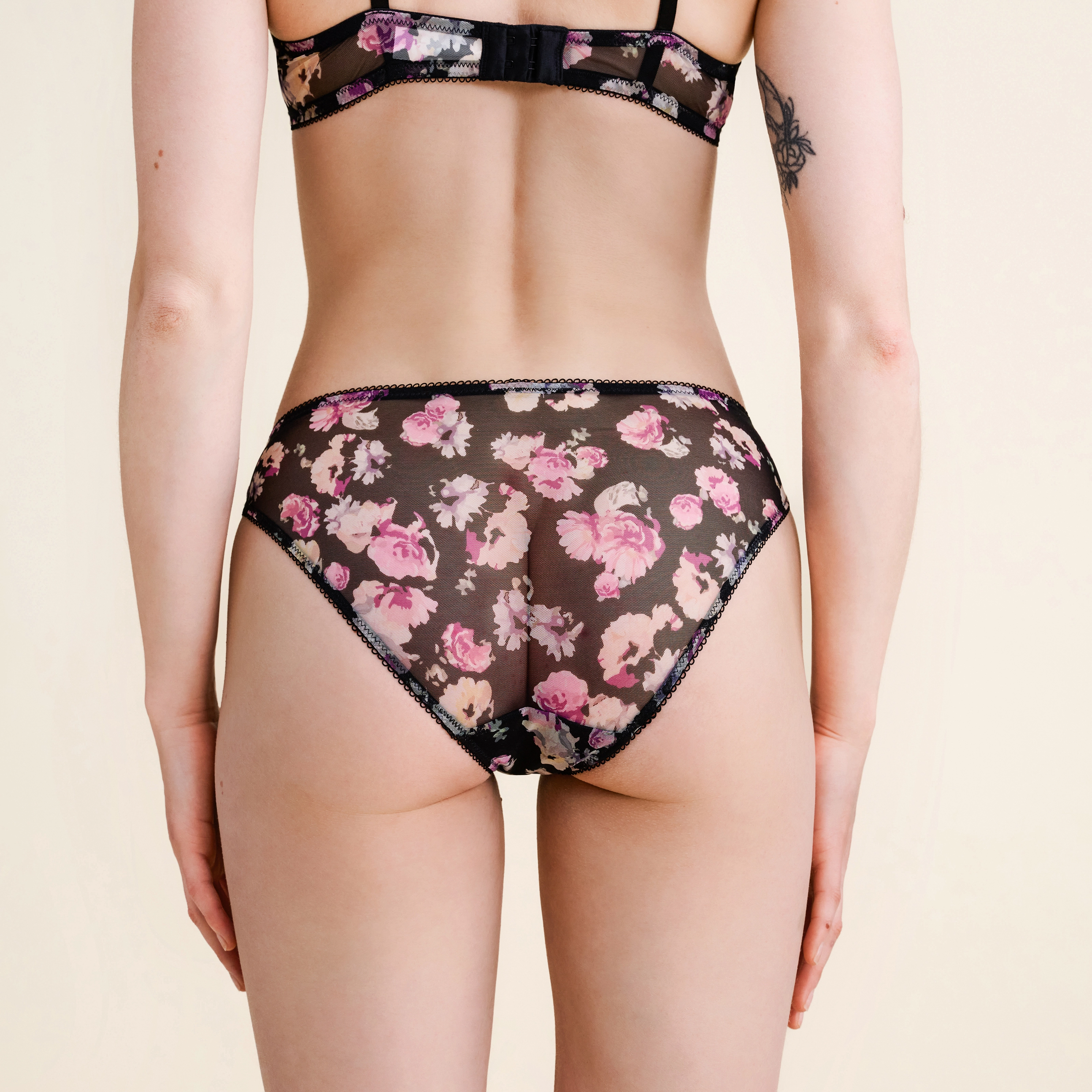 Blossom Slip in schwarz