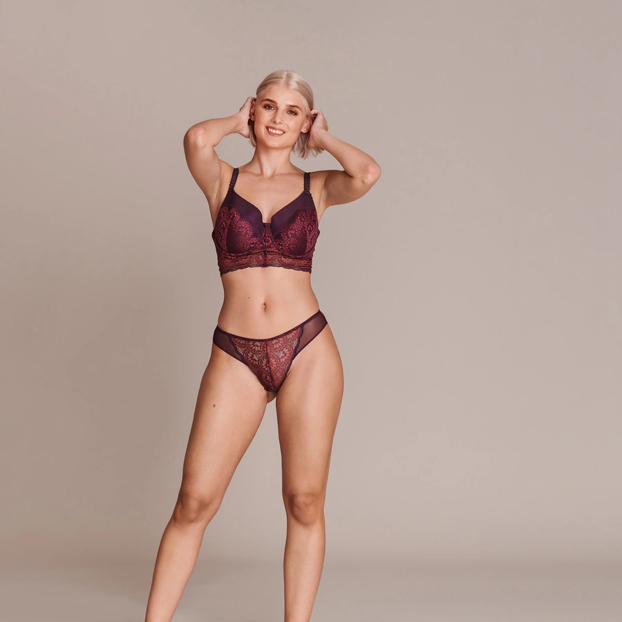 Lya, Violet, large