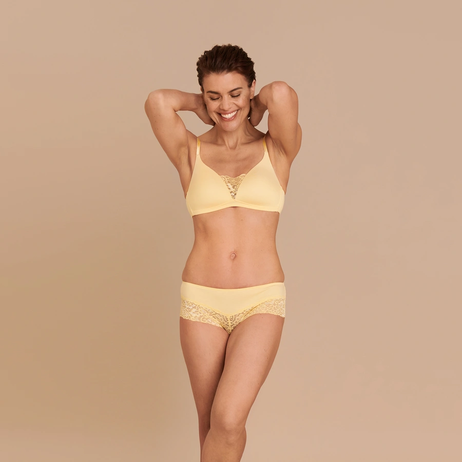 Cozy Beauty, Giallo, large