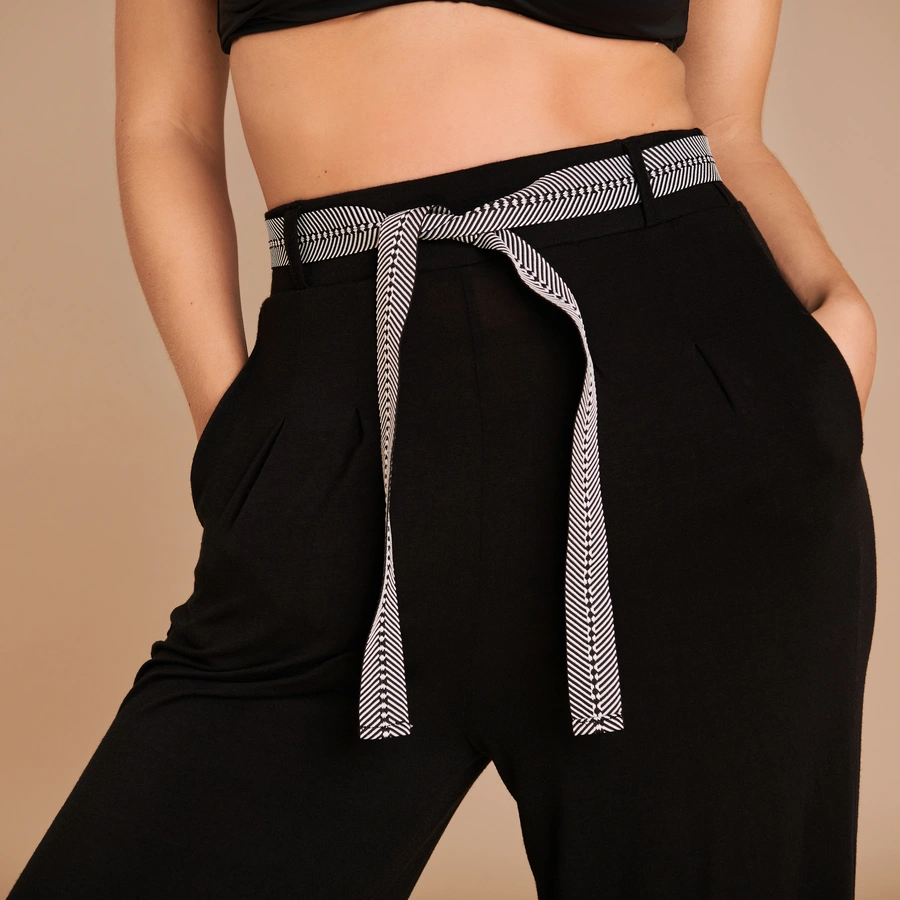 Melba, Schwarz, large