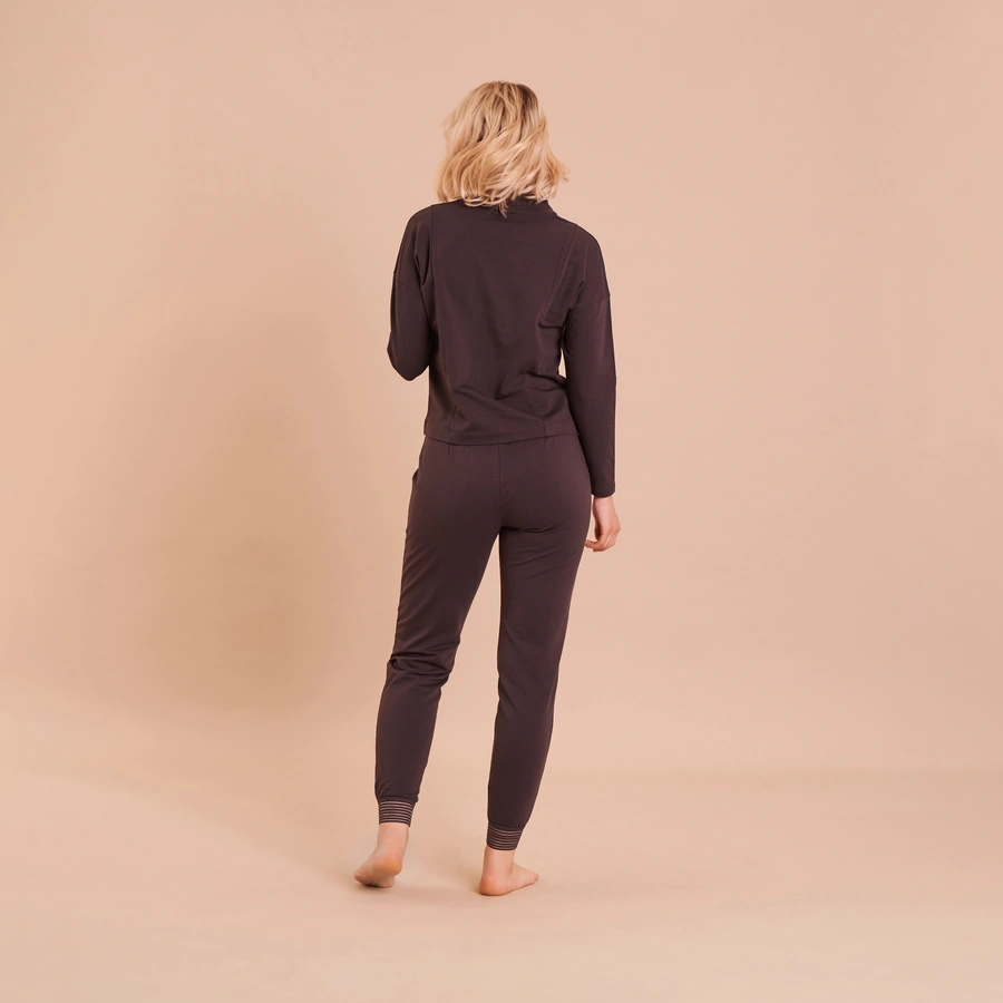 Nava, Anthracite, large