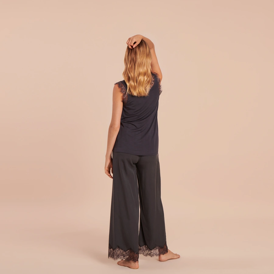 Naja, Anthracite, large