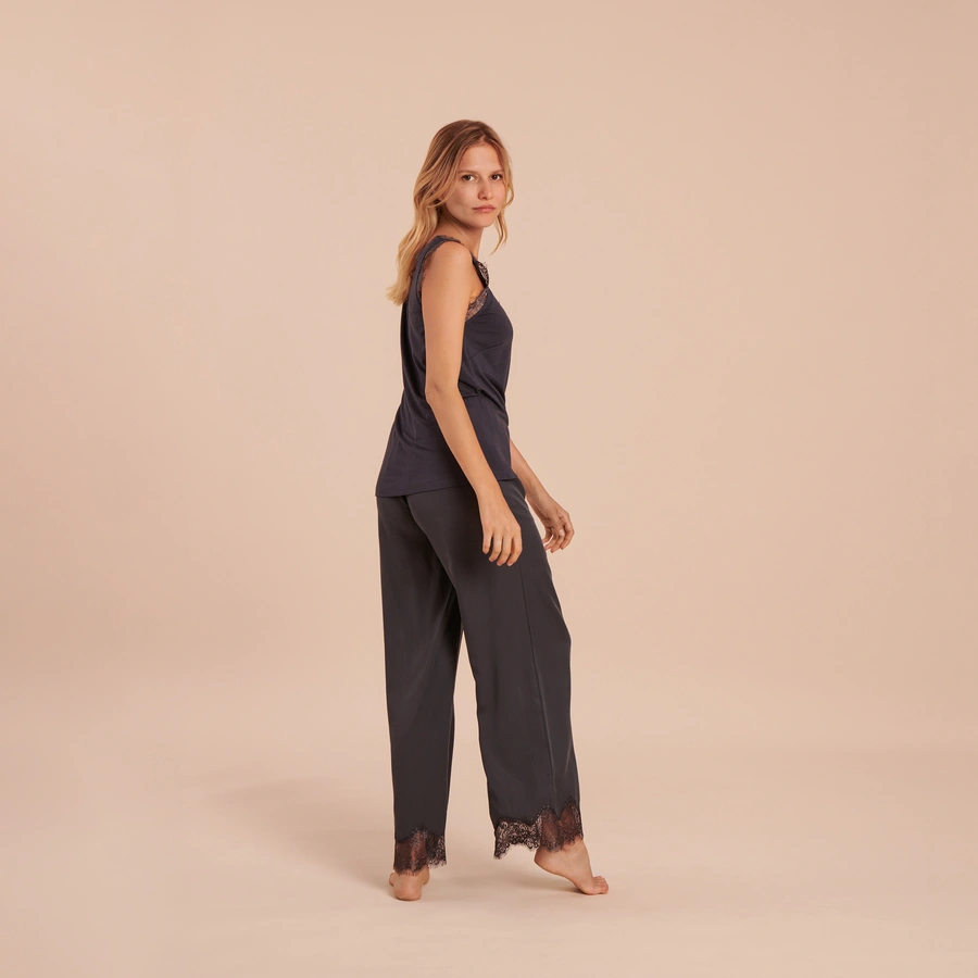 Naja, Anthracite, large