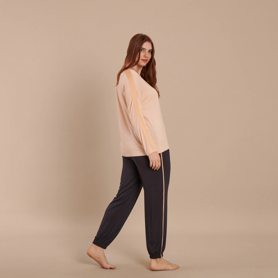 Nadine, Anthracite, large