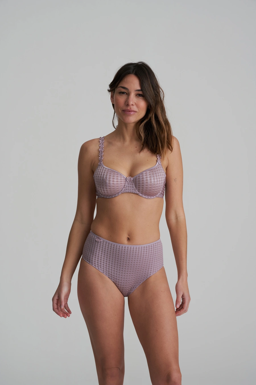 Avero, Lila, large