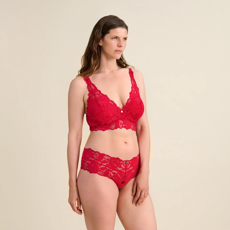 Reesa, Rouge, large