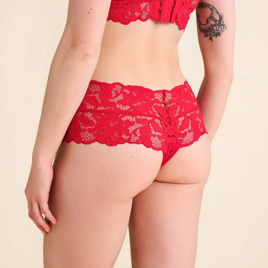 Reesa, Rouge, large
