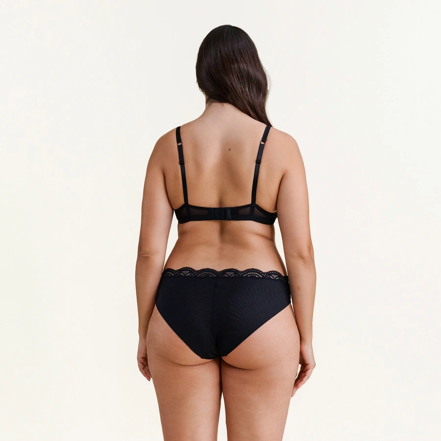 Behati, Schwarz, large