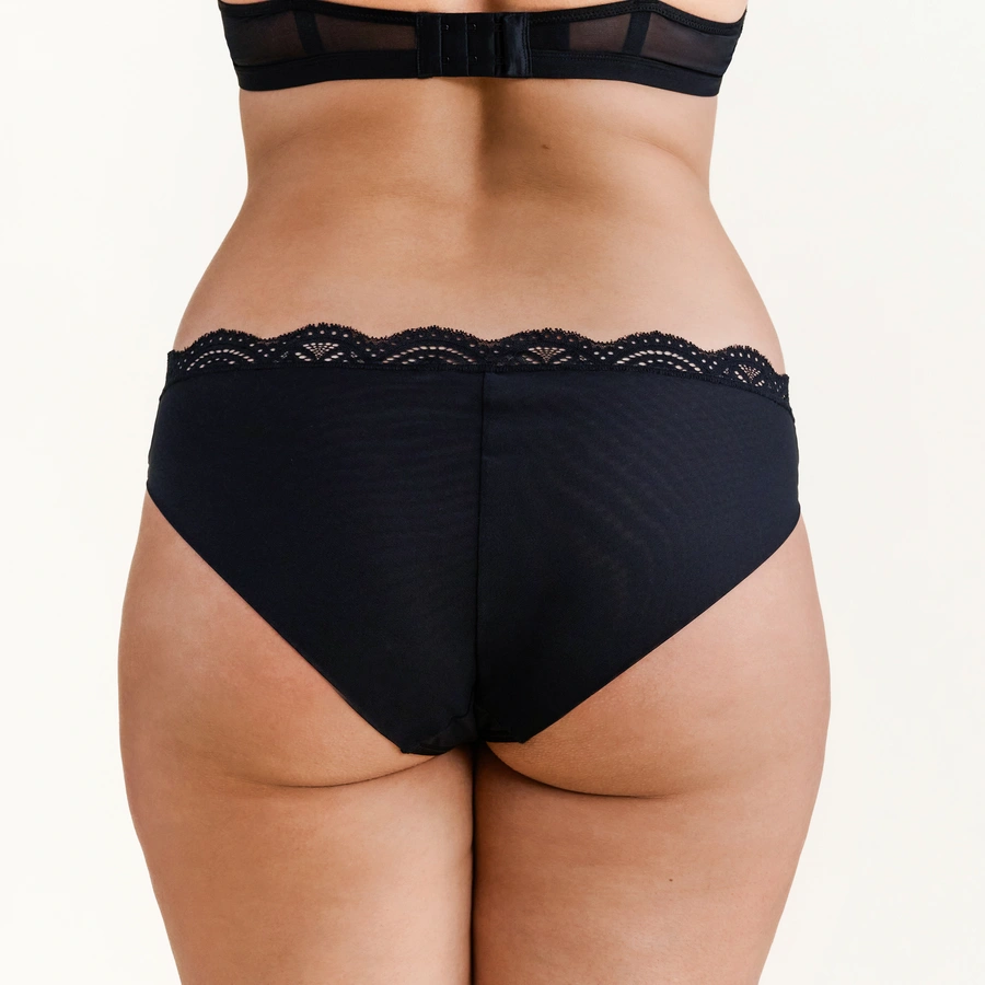 Behati, Schwarz, large