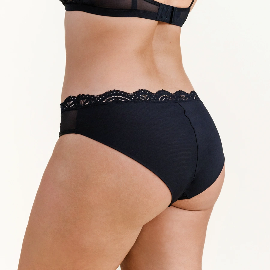 Behati, Schwarz, large