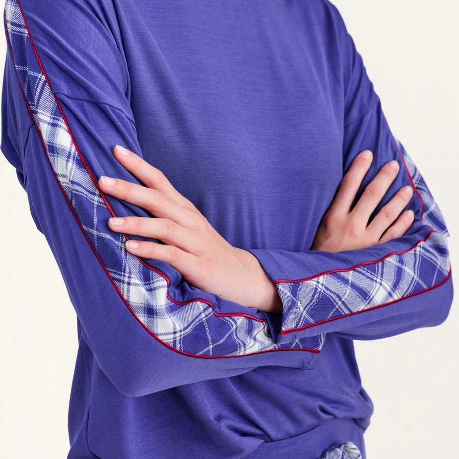 Bernetta, Bleu, large