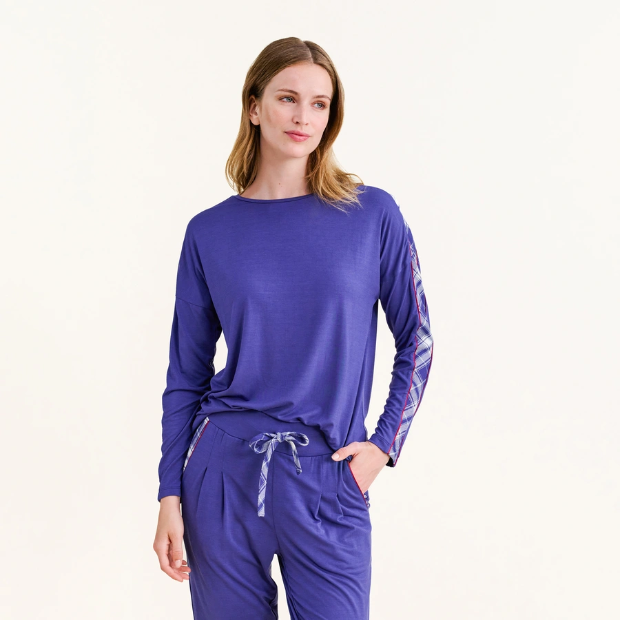 Bernetta, Bleu, large