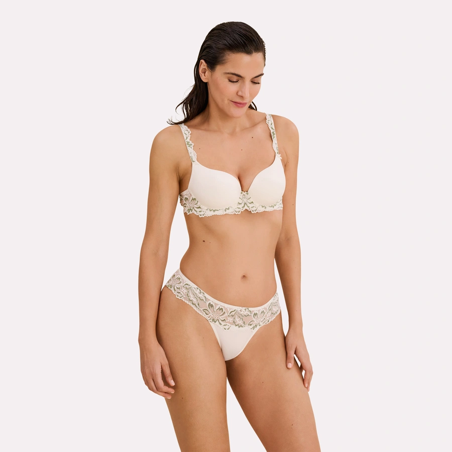 Luxury Desire, Snow white, large