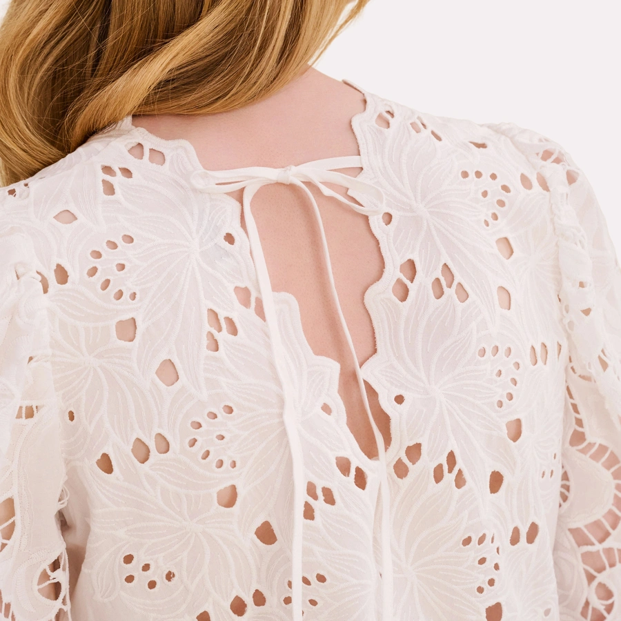 Cassy, Snow white, large