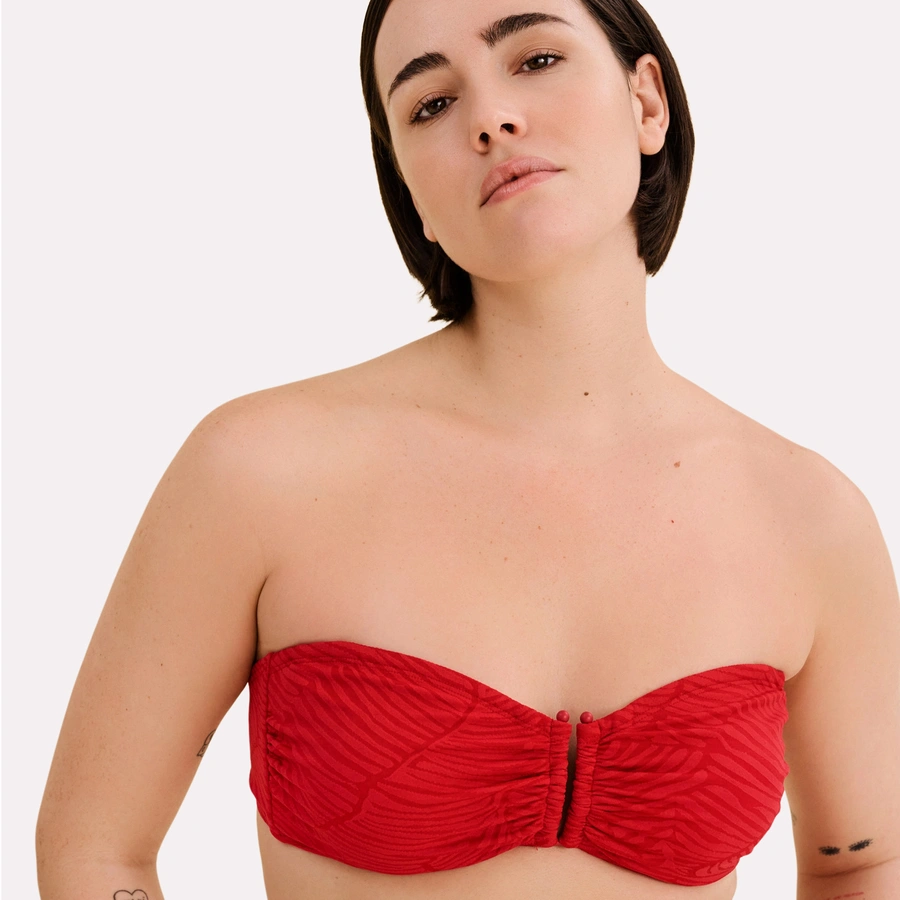 Charlize, Rouge, large