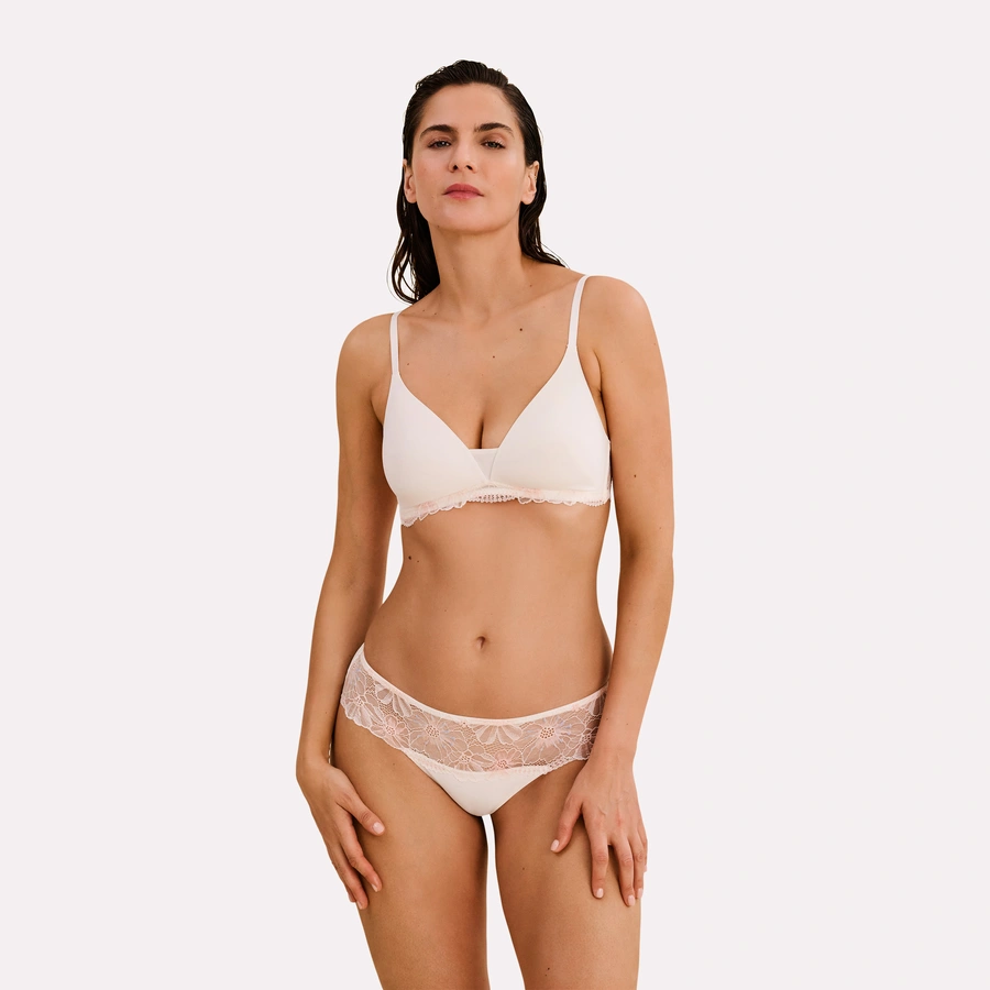 Cadence, Snow white, large