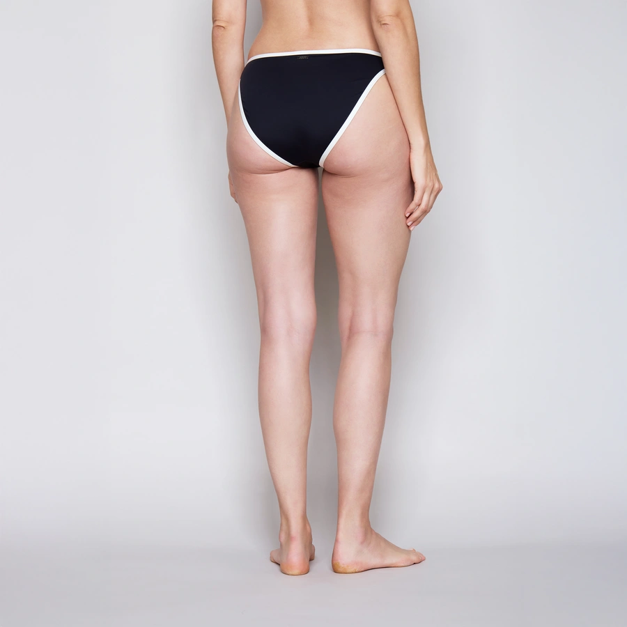 Blanca Beach, Noir, large