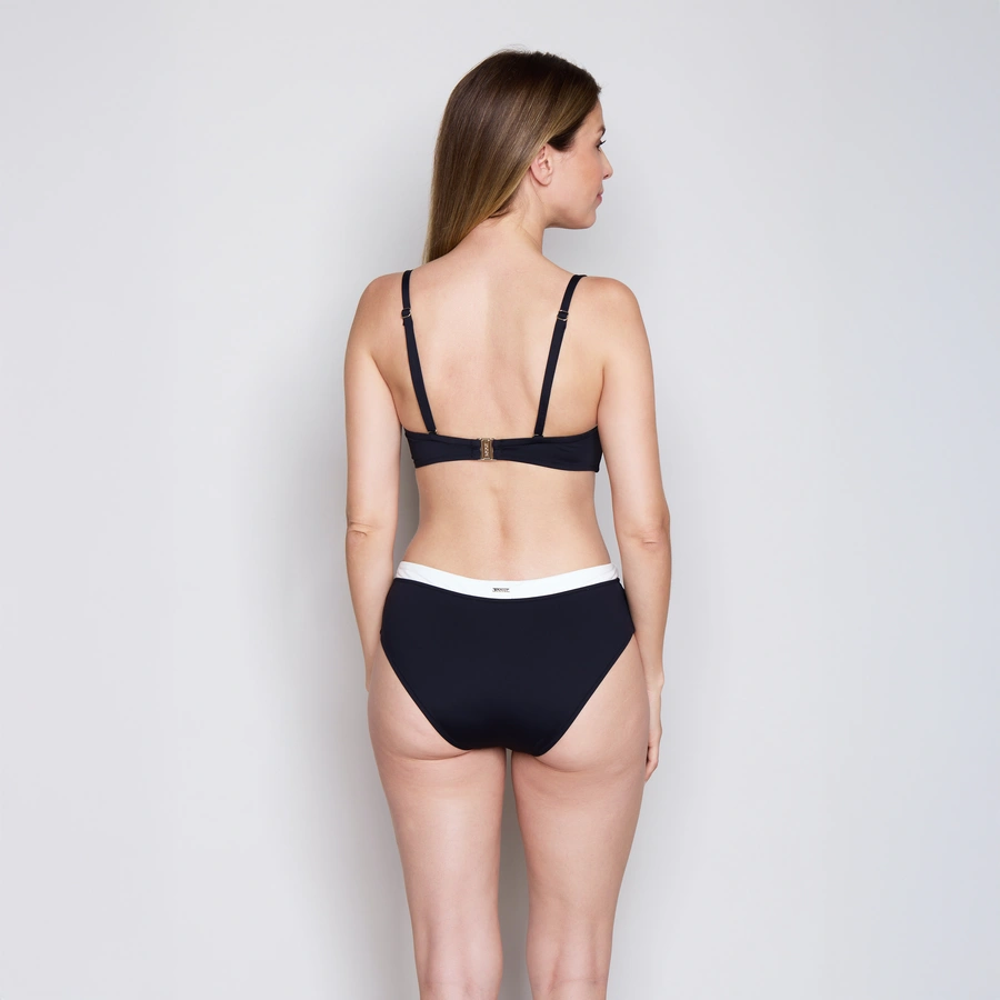 Blanca Beach, Noir, large