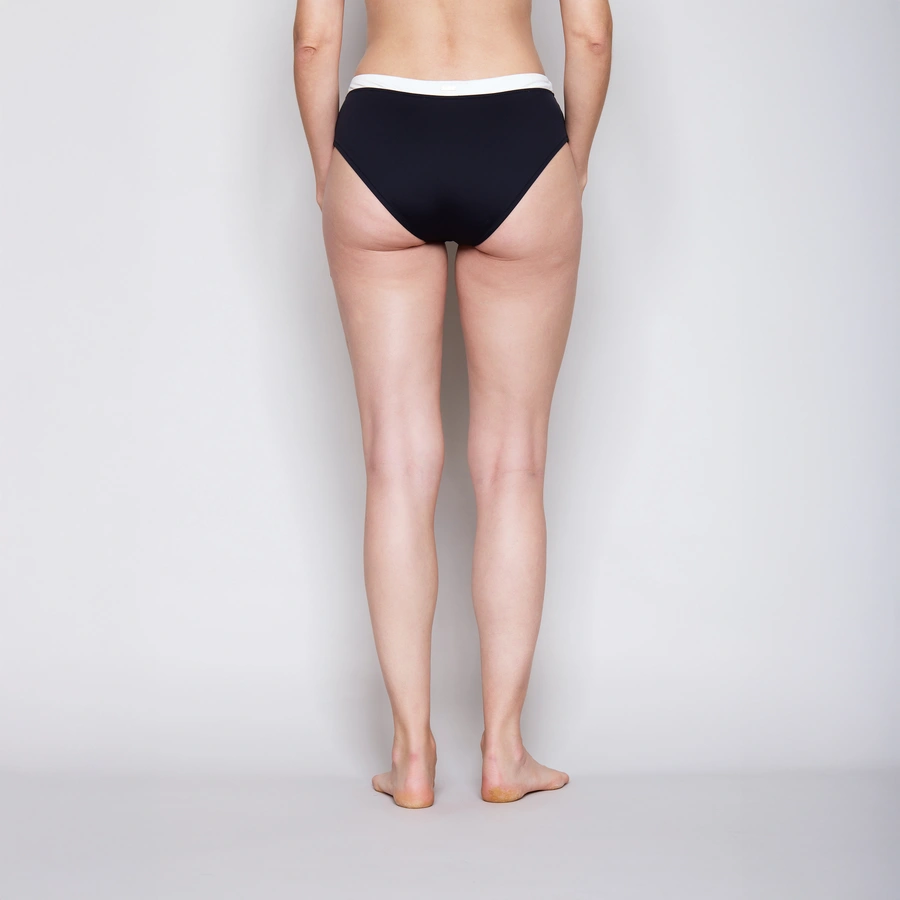 Blanca Beach, Noir, large