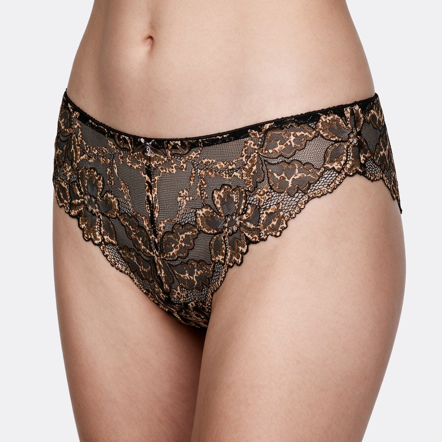 Luxury Desire, Black leo, large