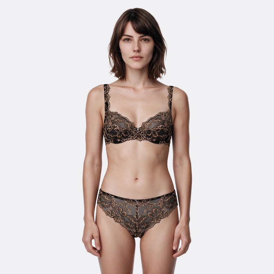 Luxury Desire, Black leo, large