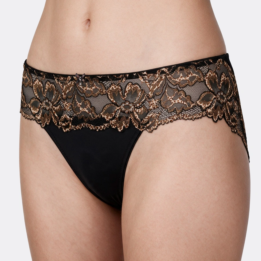 Luxury Desire, Black leo, large