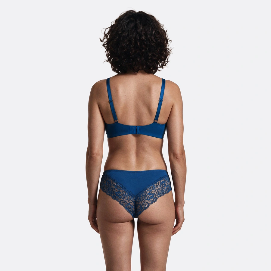 Cozy Beauty, Poseidon, large