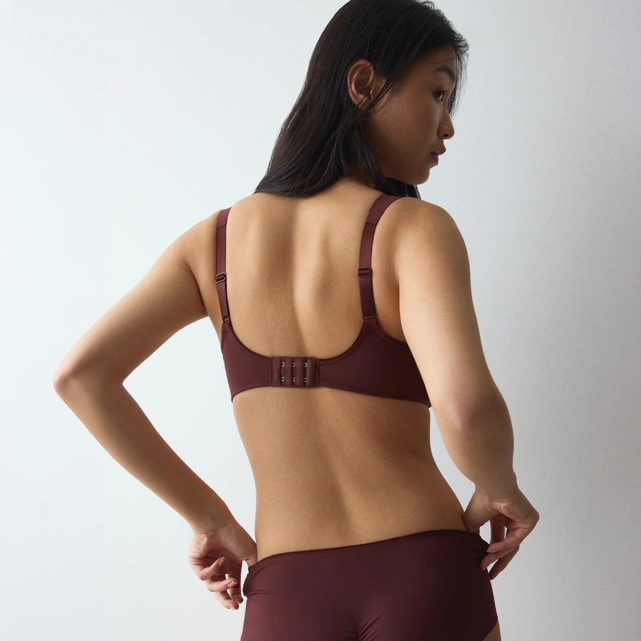 Essential Minimizer, Brun fonc&eacute;, large