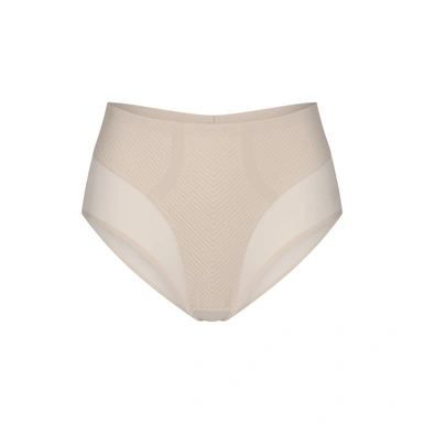 Body Make-Up Illusion Curve